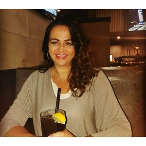 Meet your Posher, Zana